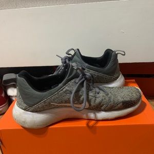 Women’s Nike shoes